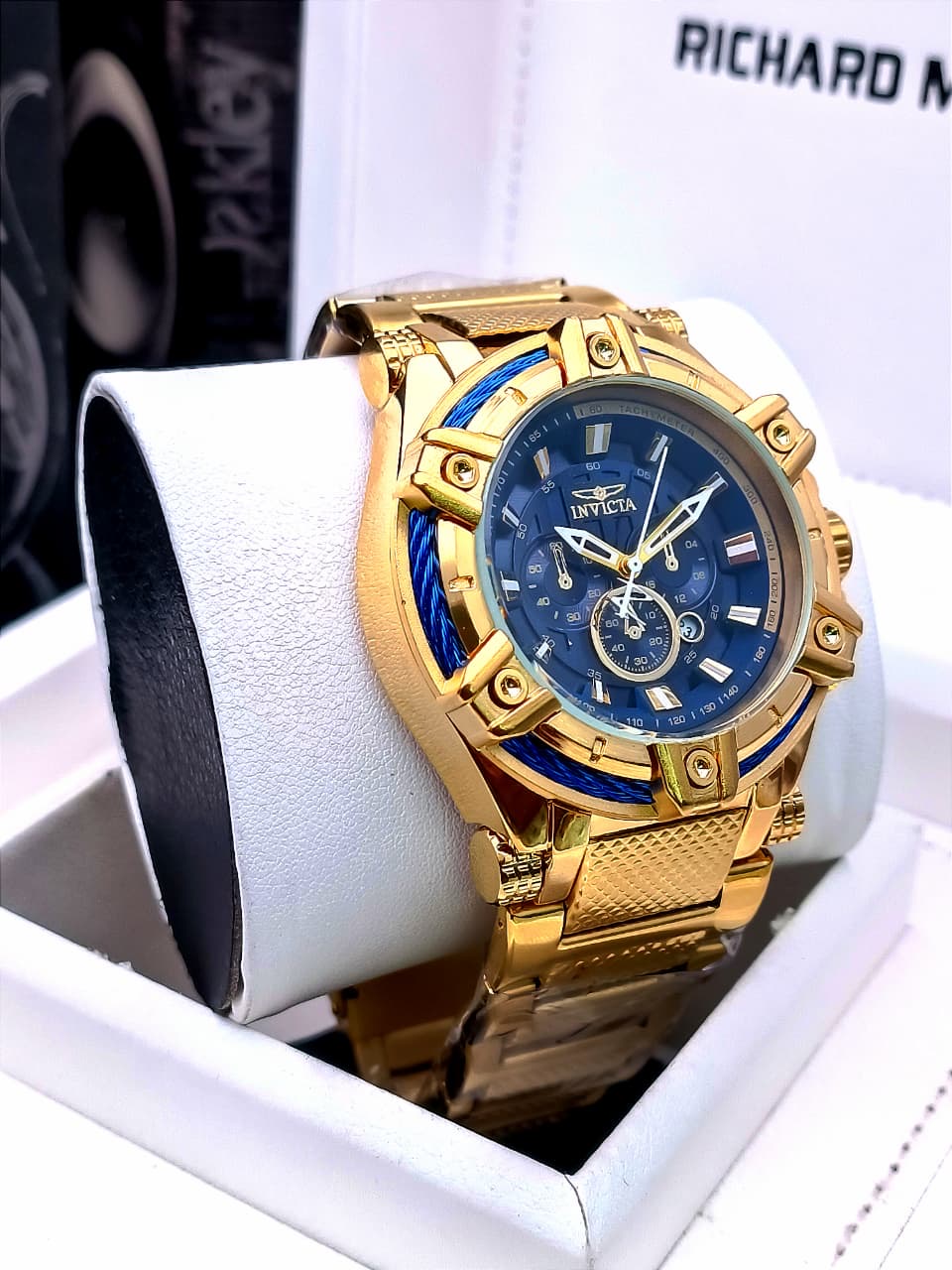 INVICTA