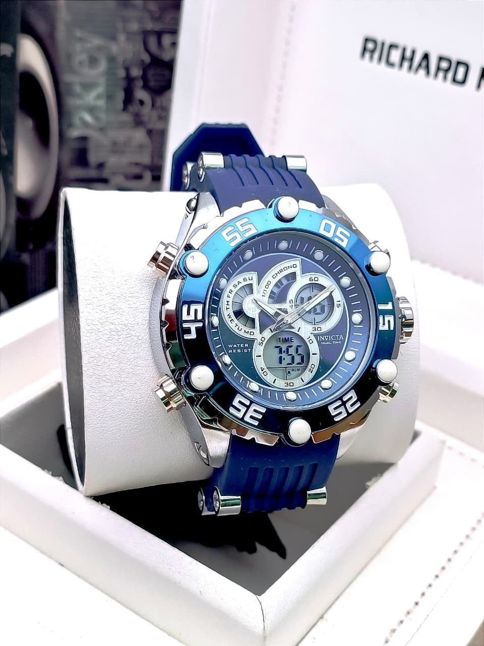 INVICTA DOBLE HORA