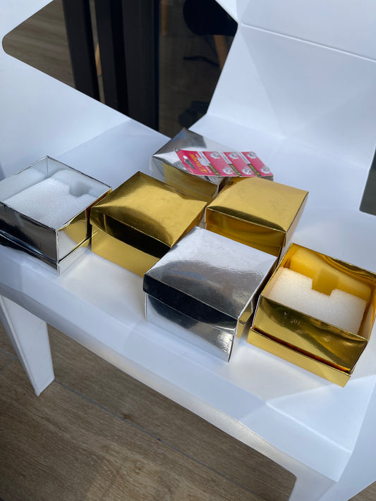 6 cajas de protección con 6 pilas de repuesto