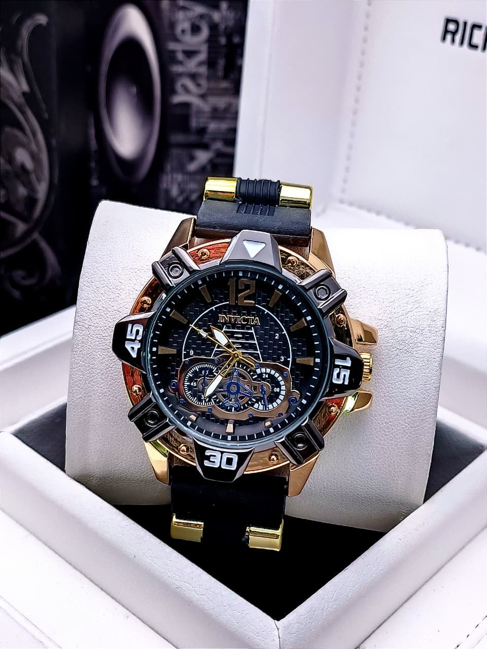 INVICTA