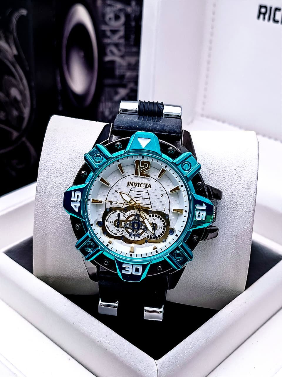 INVICTA