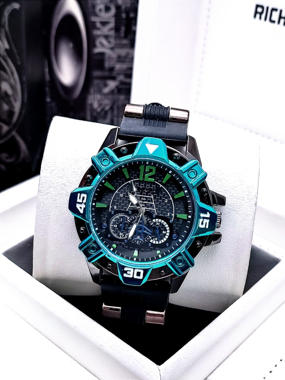 INVICTA
